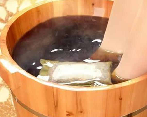 中医熏洗：药汽透皮腠，祛邪通痹